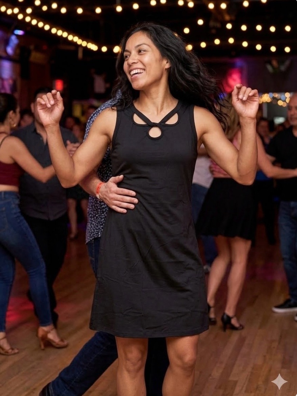 👗NWT Saukole Black Sleeveless Keyhole Shift Dress Size Large